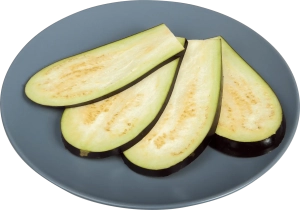 Aubergine Sliced RAW 160g A portion of sliced aubergine